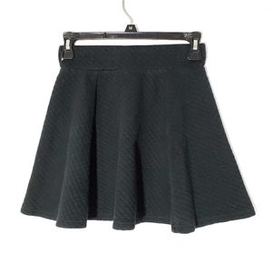 ⚡⚡SOLD⚡⚡H&M Quilted Pattern Skater Skirt XS